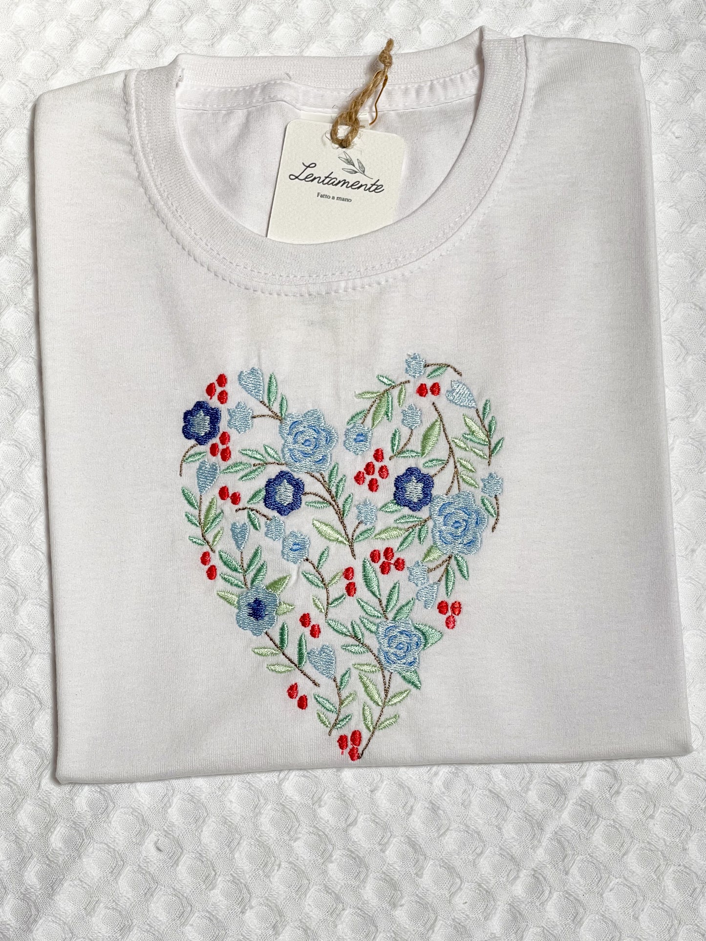 T-shirt Cuore a Fiori Azzurri